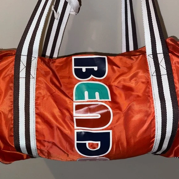 Henri Bendel Colorblock Logo Nylon Barrel Duffel – NWOT! 🧡 Collector item! - Picture 8 of 13